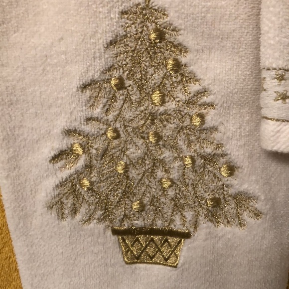 Vintage Embroidered Bath Towel Set - Picture 2 of 8